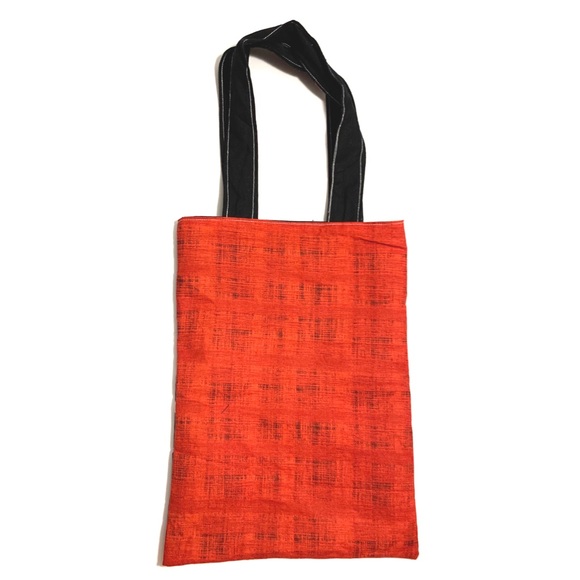 BLACK CAT TOTE BAG PURSE
Dimensions
8” x 11.5” - Picture 3 of 3